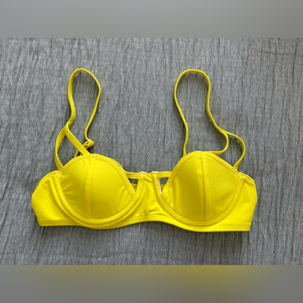Basically Swim Bikini Top (*size S*)